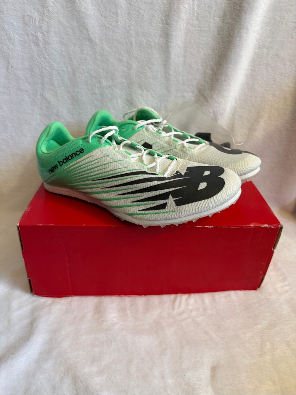 New Balance Women's MD 500 V6 Running Shoe, White/Neon Emerald, 10.5